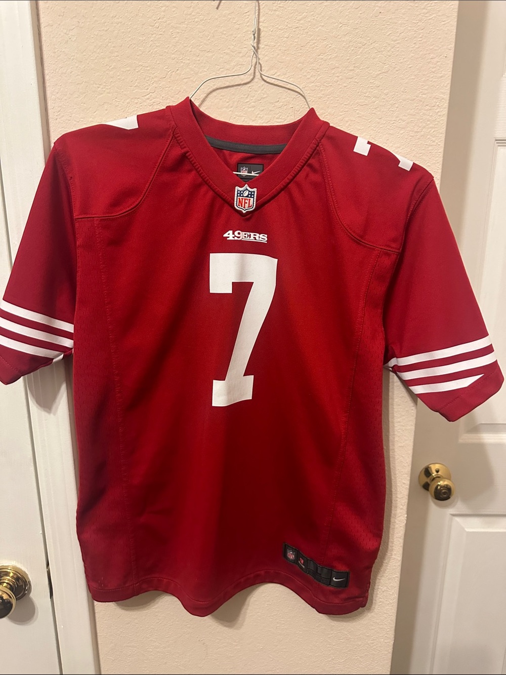 Boys Size Large Red 49ers #7 Football Jersey. "KAEPERNICK"